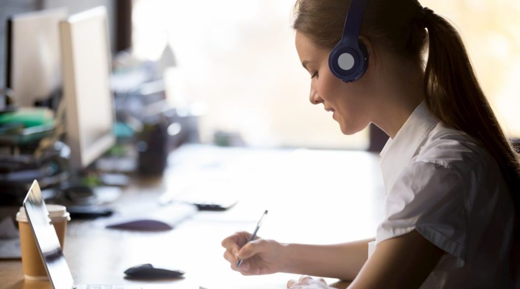 Why Simultaneous Interpreting Is Important and Needs to be Effective?