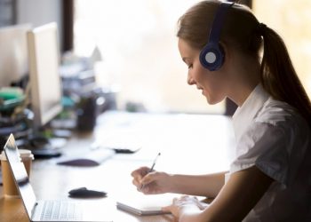 Why Simultaneous Interpreting Is Important and Needs to be Effective?